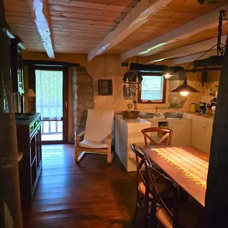 Cozy House In Luena, 75 M² With Mountain View Cuena