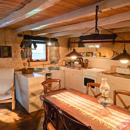 Vakantiehuis Cozy House In Luena, 75 M² With Mountain View Cuena