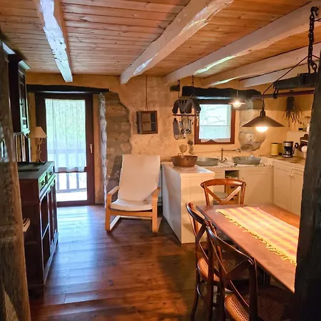 Cozy House In Luena, 75 M² With Mountain View * Cuena