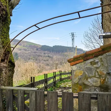 Cozy House In Luena, 75 M² With Mountain View Cuena