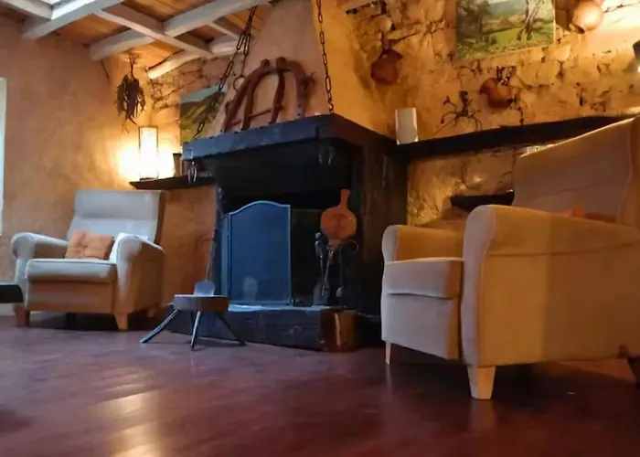 Cozy House In Luena, 75 M² With Mountain View 別荘