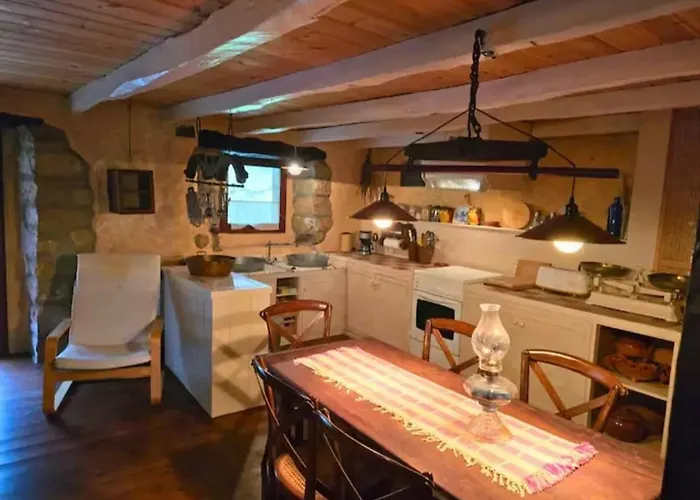 別荘 Cozy House In Luena, 75 M² With Mountain View