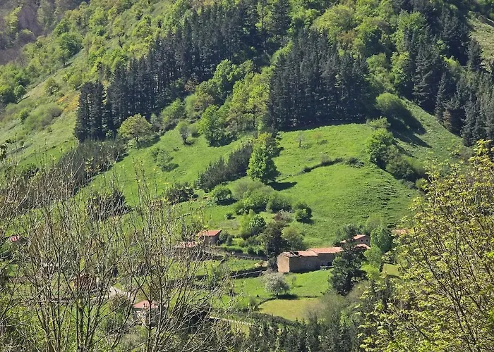 別荘 Cozy House In Luena, 75 M² With Mountain View